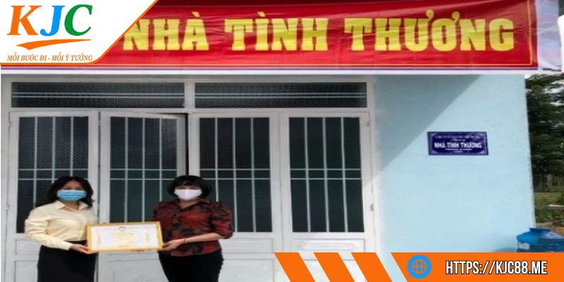 Hạnh phúc trao tay