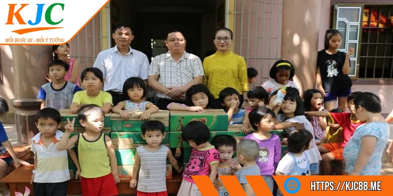 Hạnh phúc trao tay